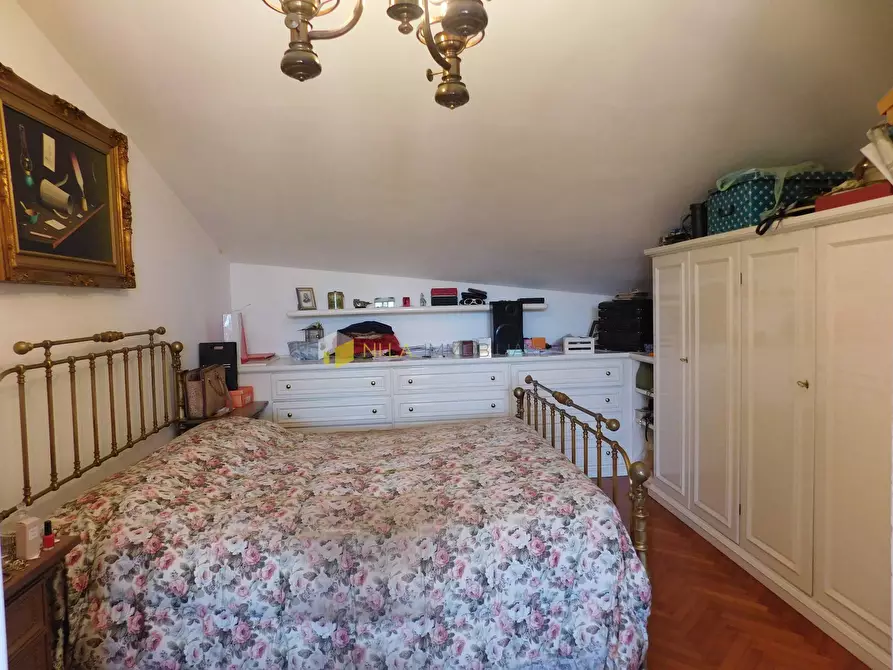 Immagine 38 di Mansarda in vendita  a Pisa