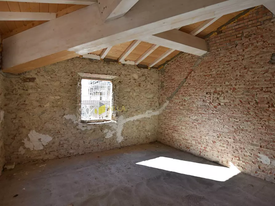 Immagine 11 di Appartamento in vendita  a Pisa