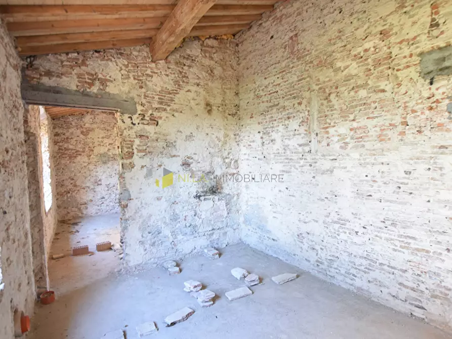 Immagine 21 di Appartamento in vendita  a Pisa