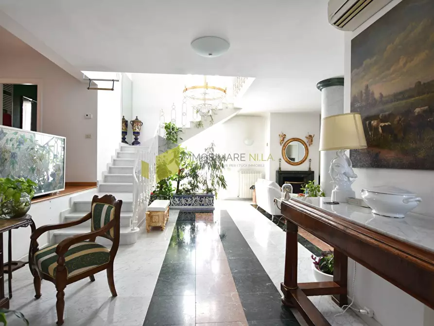 Immagine 2 di Villa in vendita  a Calcinaia