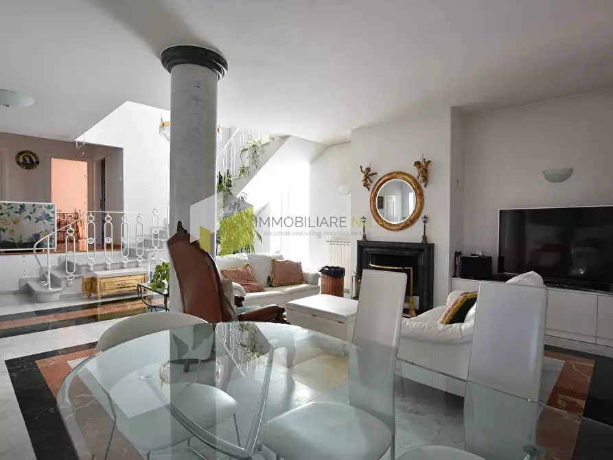 Immagine 9 di Villa in vendita  a Calcinaia