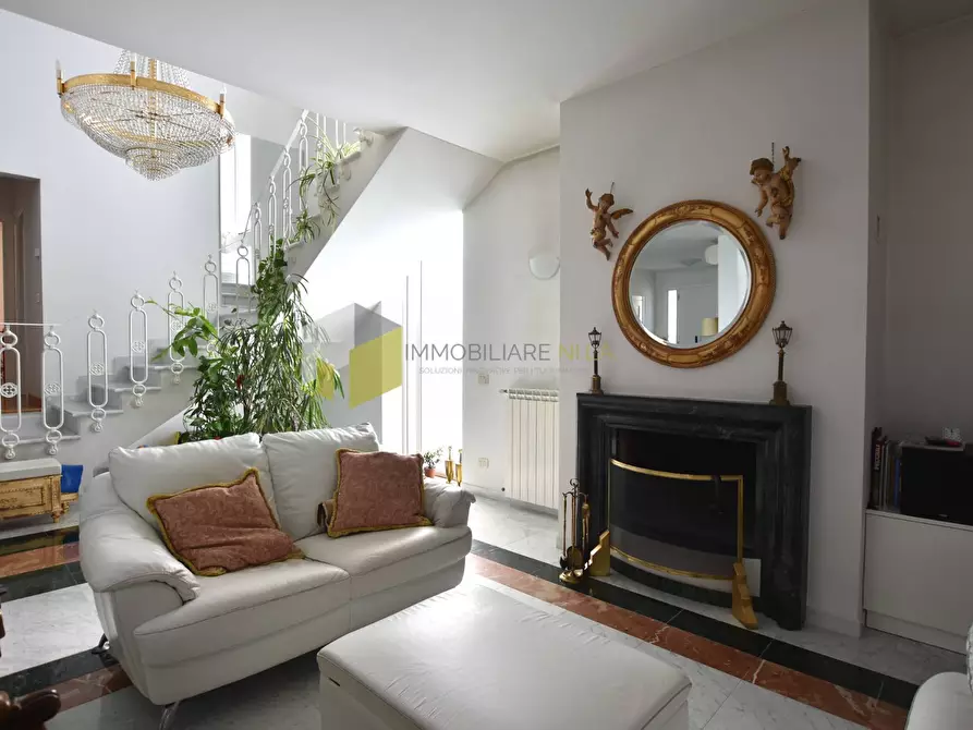 Immagine 8 di Villa in vendita  a Calcinaia