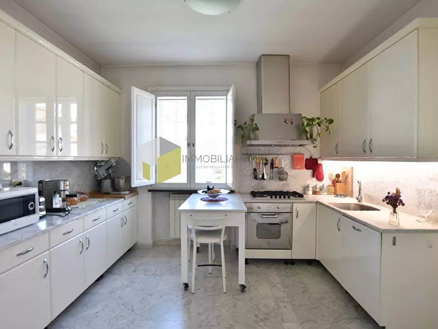 Immagine 10 di Villa in vendita  a Calcinaia