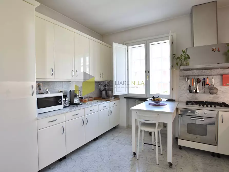 Immagine 11 di Villa in vendita  a Calcinaia