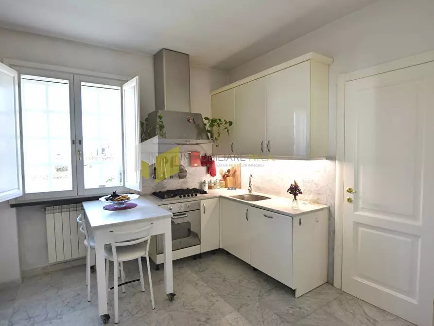 Immagine 12 di Villa in vendita  a Calcinaia