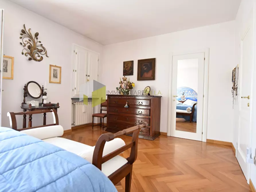 Immagine 20 di Villa in vendita  a Calcinaia