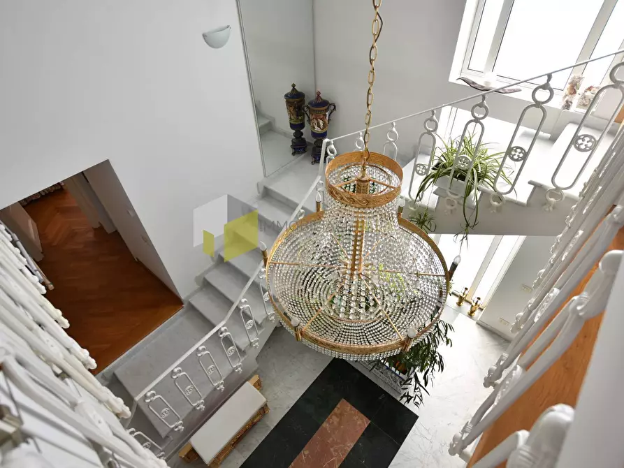 Immagine 23 di Villa in vendita  a Calcinaia