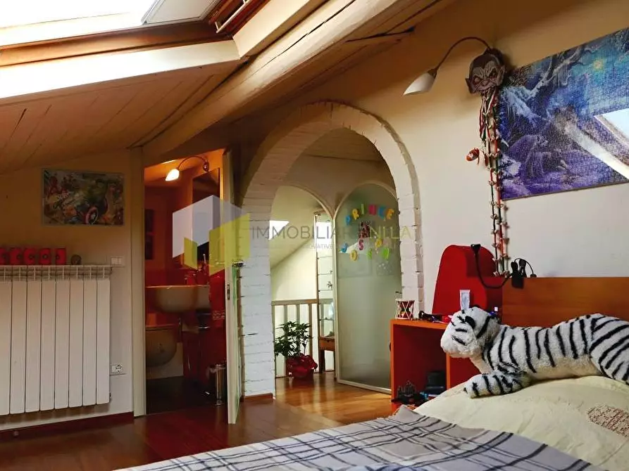 Immagine 14 di Villa in vendita  a Cascina