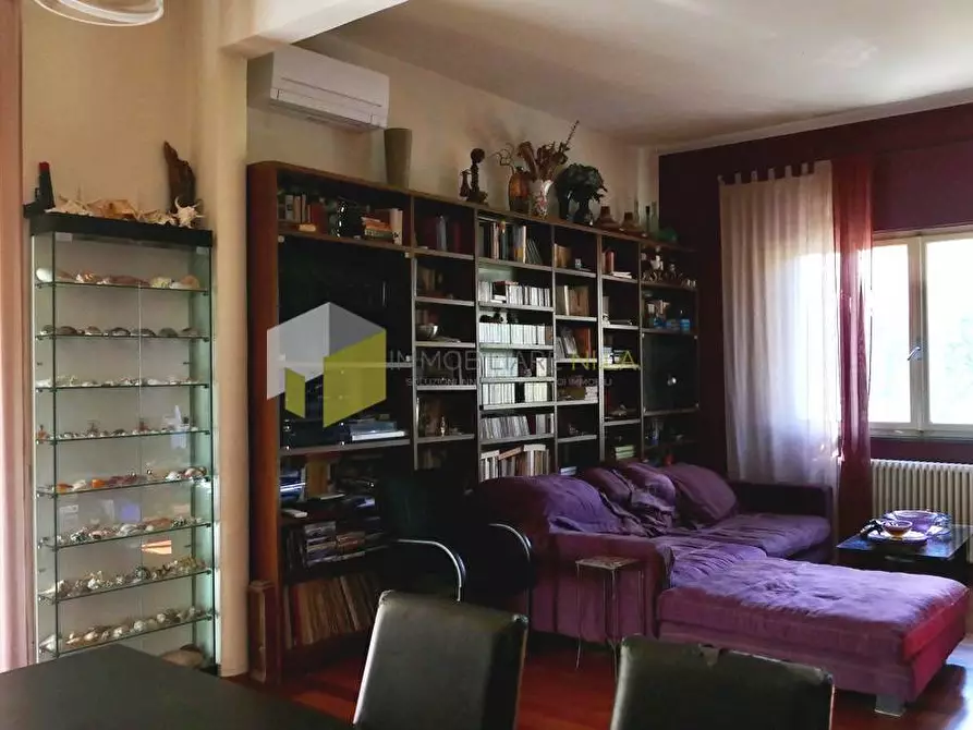 Immagine 16 di Villa in vendita  a Cascina