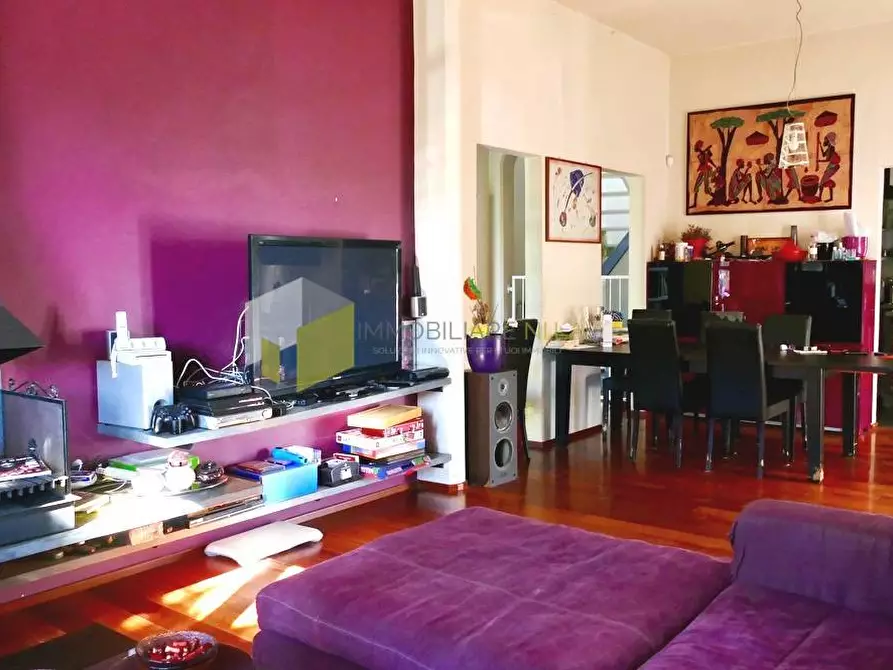 Immagine 17 di Villa in vendita  a Cascina