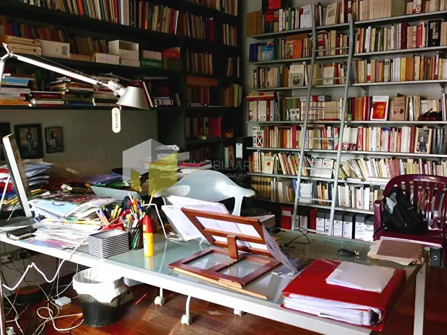 Immagine 19 di Villa in vendita  a Cascina