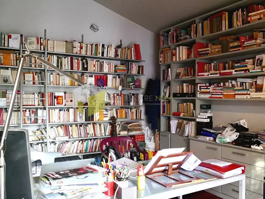 Immagine 20 di Villa in vendita  a Cascina