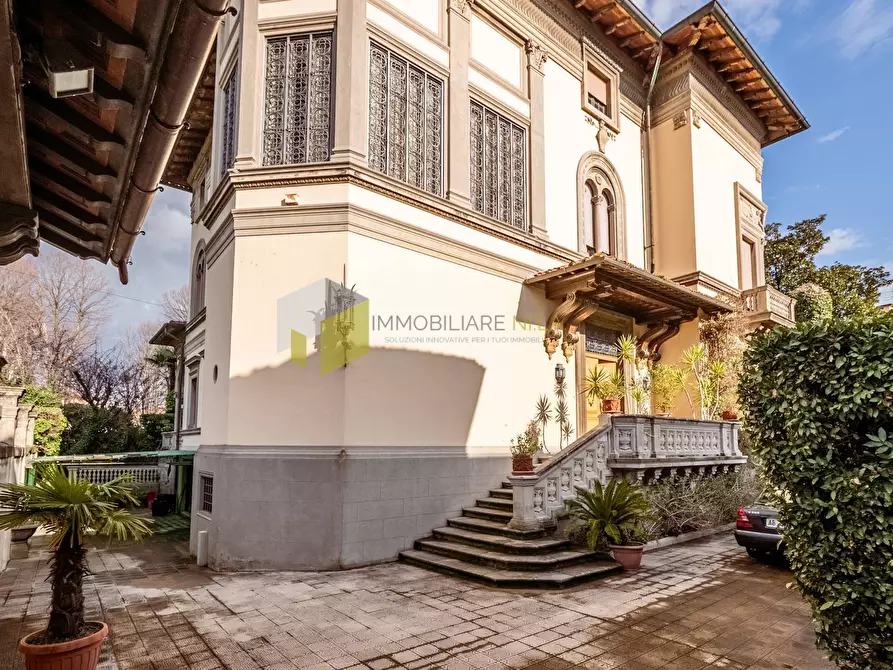Immagine 3 di Villa in vendita  a Pisa