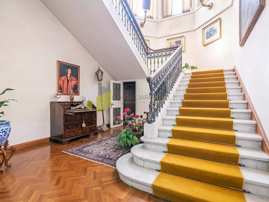 Immagine 27 di Villa in vendita  a Pisa