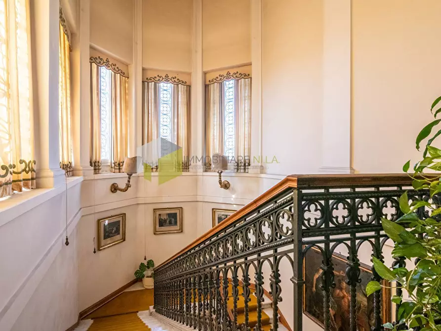 Immagine 30 di Villa in vendita  a Pisa