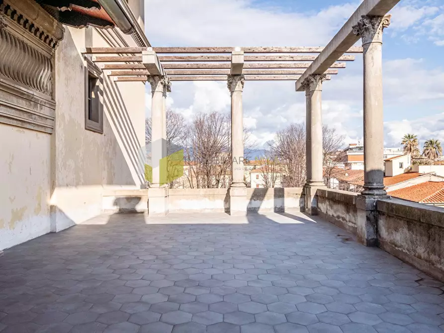 Immagine 39 di Villa in vendita  a Pisa