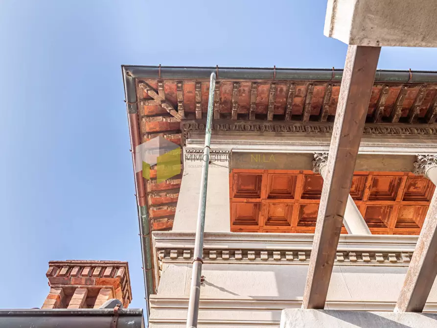 Immagine 42 di Villa in vendita  a Pisa