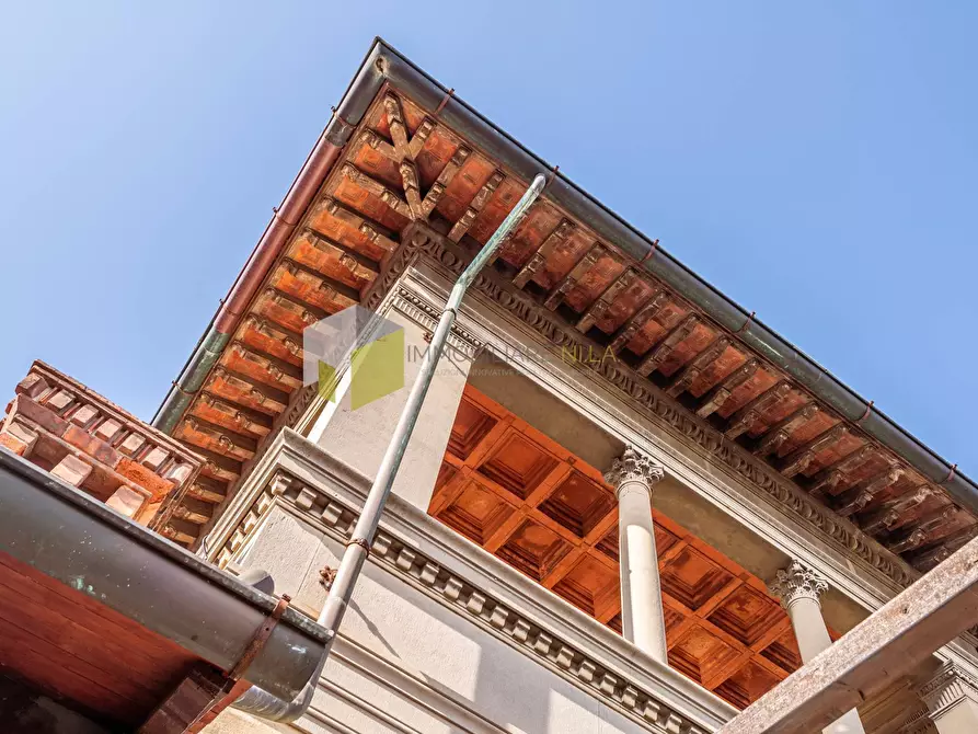 Immagine 43 di Villa in vendita  a Pisa