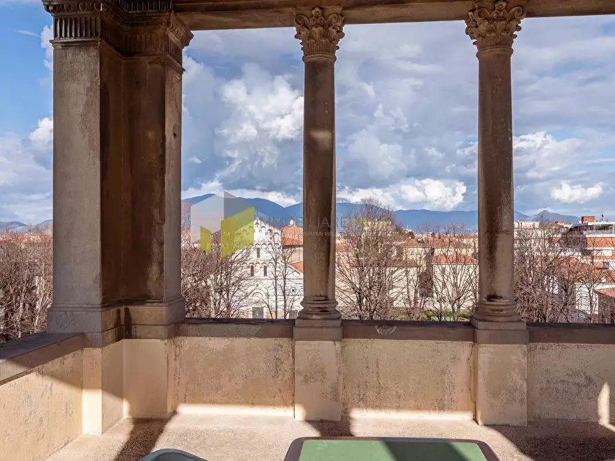 Immagine 47 di Villa in vendita  a Pisa