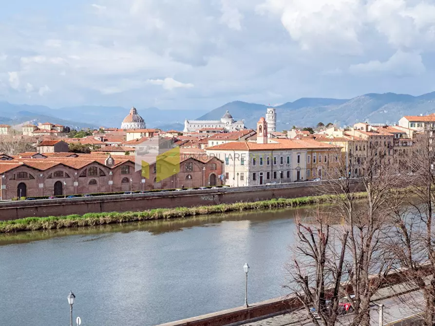 Immagine 52 di Villa in vendita  a Pisa