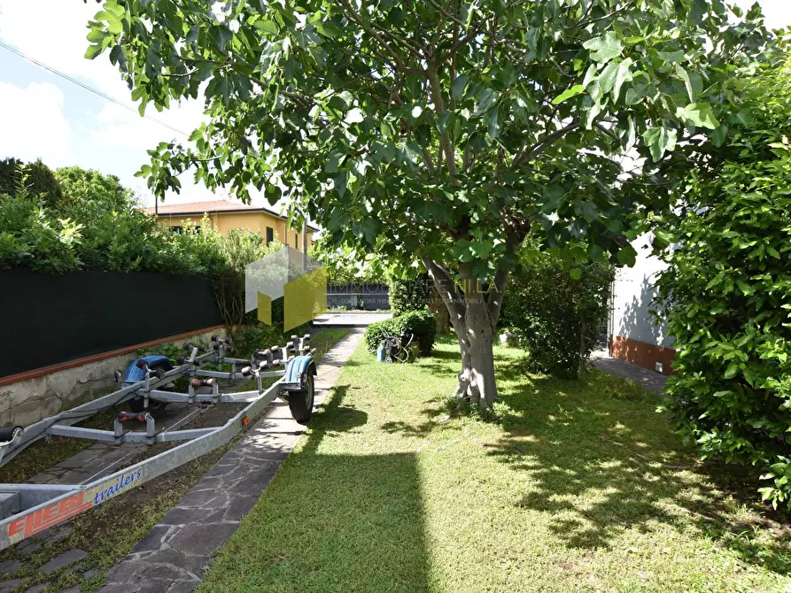 Immagine 9 di Casa indipendente in vendita  a Pisa