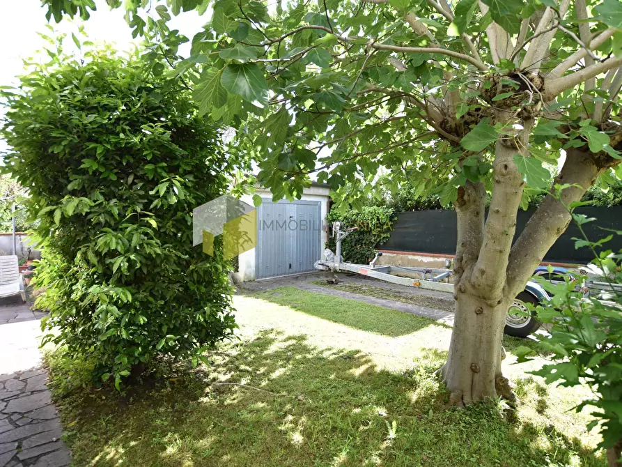 Immagine 6 di Casa indipendente in vendita  a Pisa