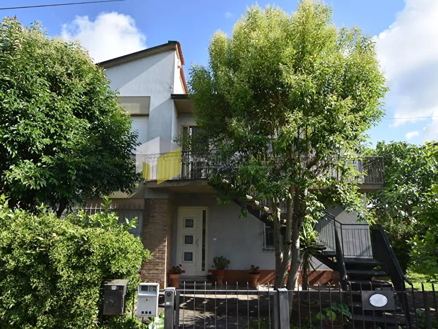 Immagine 2 di Casa indipendente in vendita  a Pisa