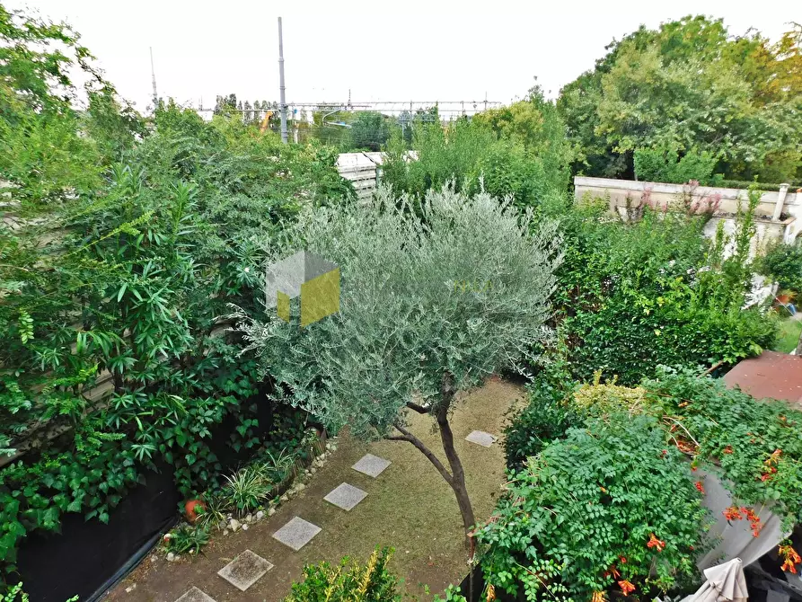 Immagine 25 di Appartamento in vendita  a Pisa