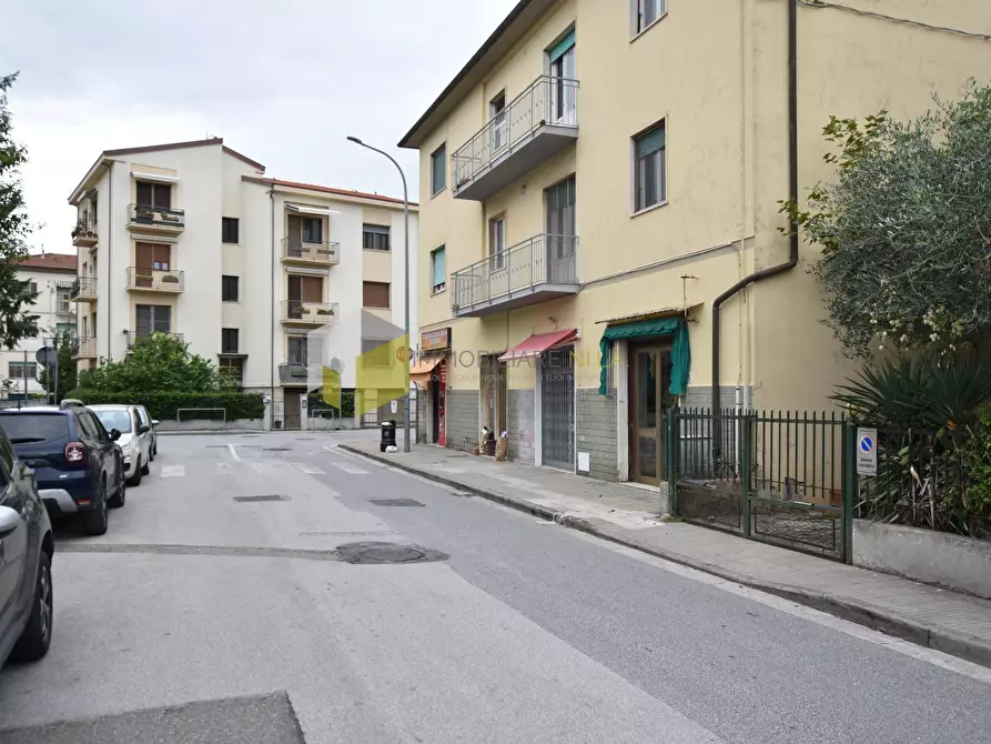 Immagine 10 di Locale commerciale in vendita  a Pisa