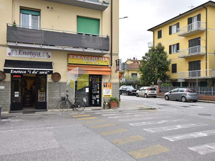 Immagine 11 di Locale commerciale in vendita  a Pisa