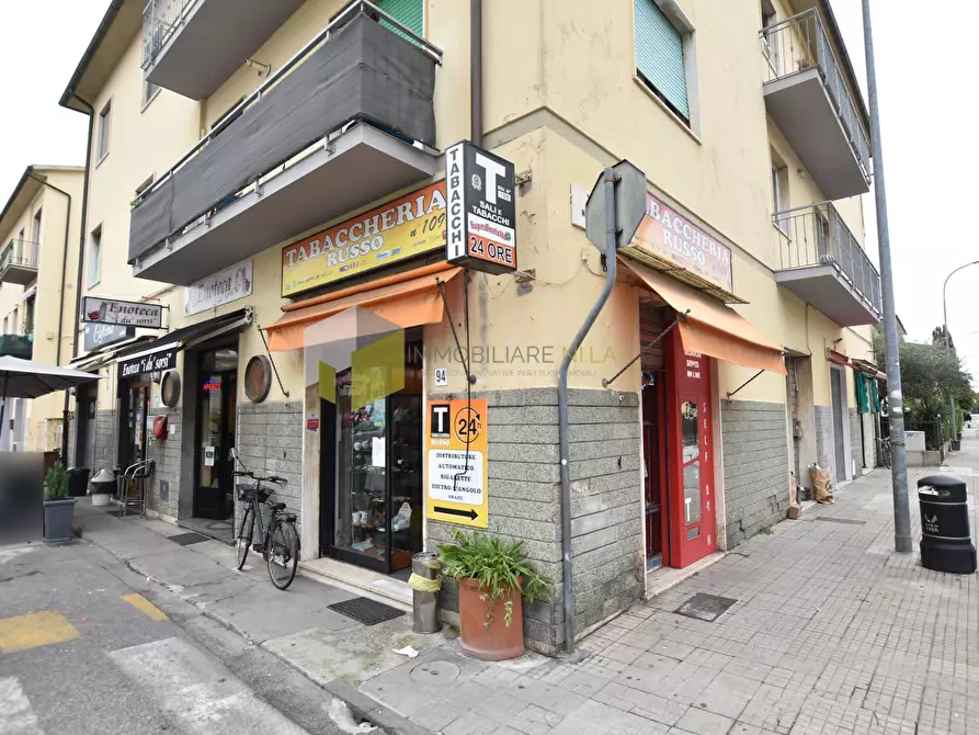 Immagine 12 di Locale commerciale in vendita  a Pisa