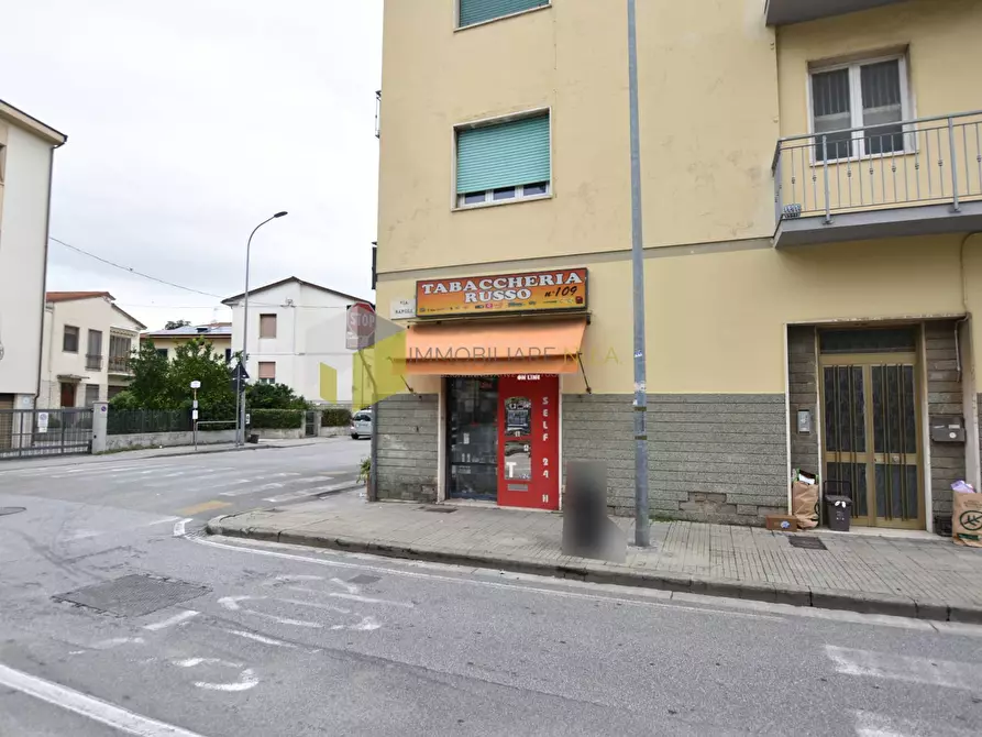 Immagine 13 di Locale commerciale in vendita  a Pisa