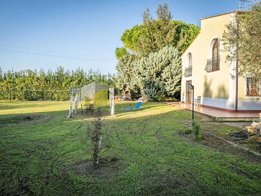 Immagine 13 di Villa in vendita  a San Giuliano Terme