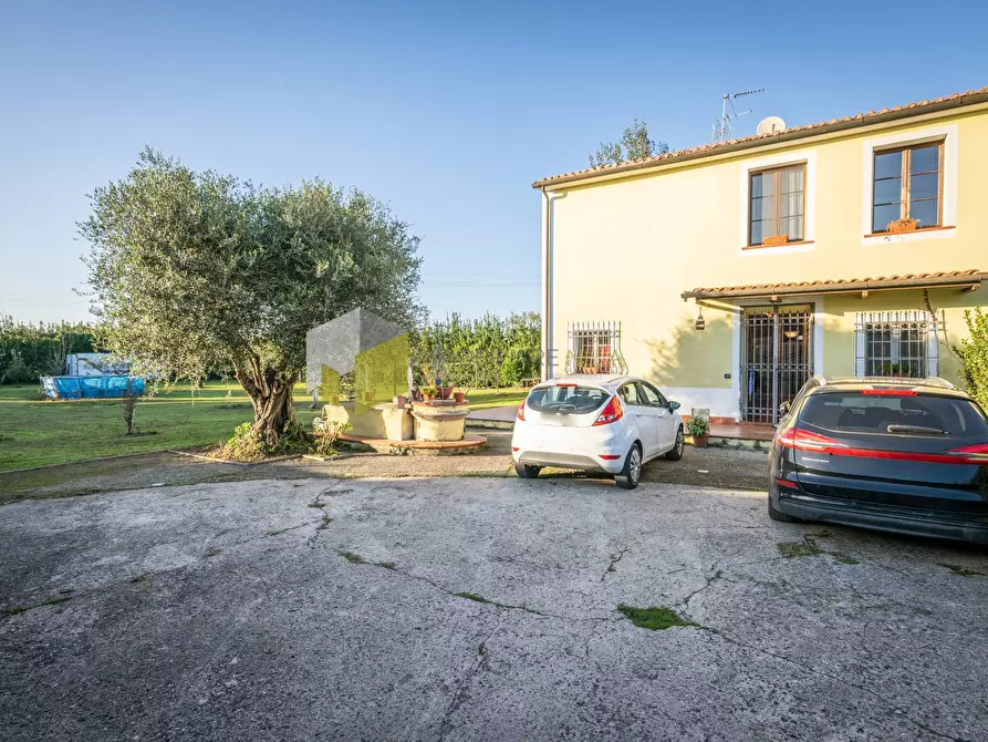 Immagine 32 di Villa in vendita  a San Giuliano Terme
