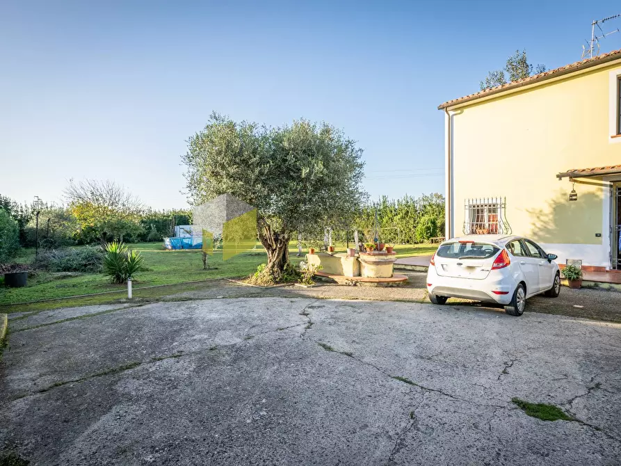 Immagine 33 di Villa in vendita  a San Giuliano Terme