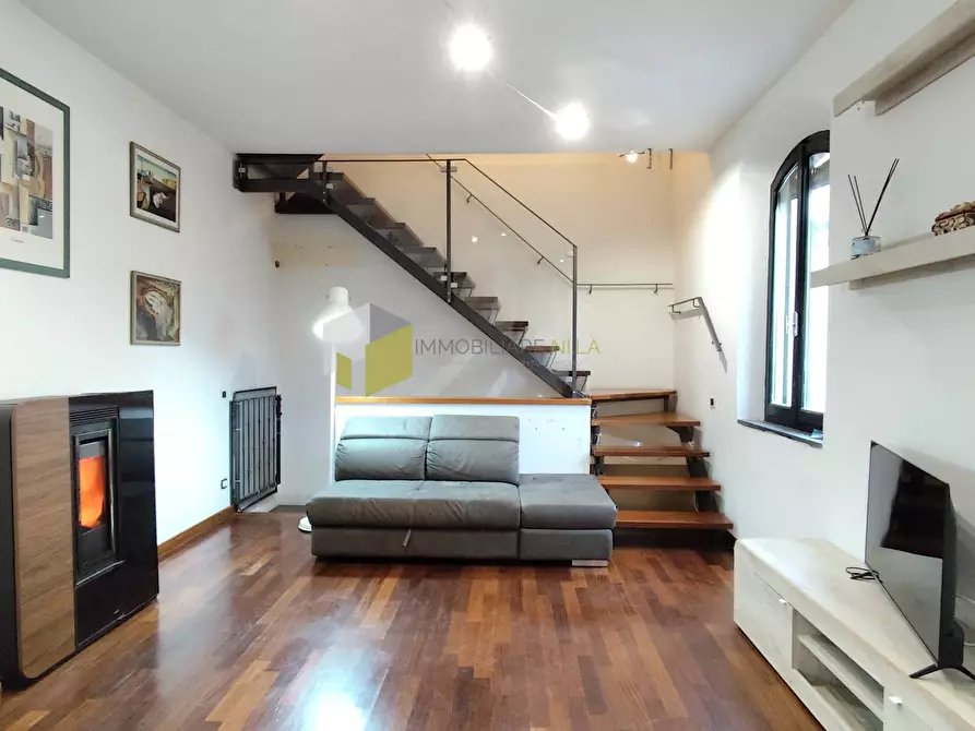 Immagine 2 di Casa indipendente in vendita  a Cascina