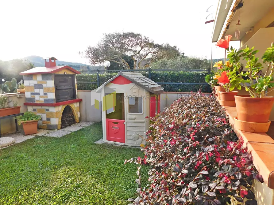 Immagine 2 di Villetta a schiera in vendita  a Vecchiano