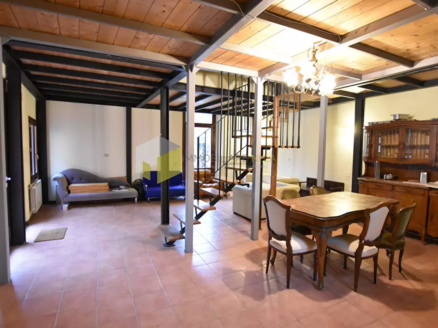 Immagine 1 di Casa indipendente in vendita  a Pisa