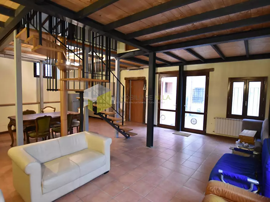 Immagine 9 di Casa indipendente in vendita  a Pisa