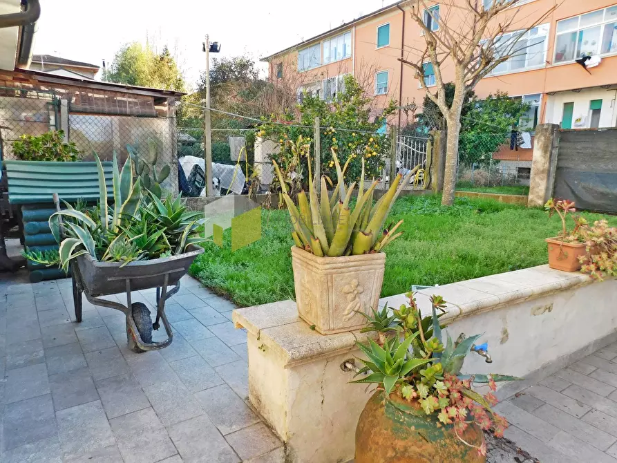 Immagine 7 di Casa indipendente in vendita  a Pisa