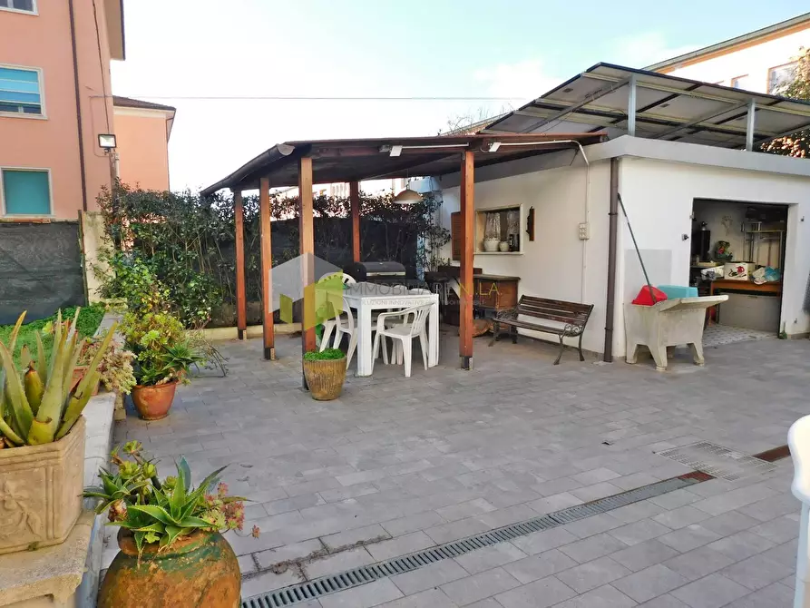 Immagine 8 di Casa indipendente in vendita  a Pisa