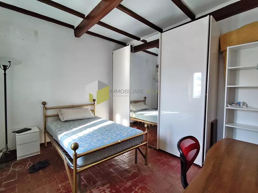 Immagine 16 di Casa indipendente in vendita  a Pisa