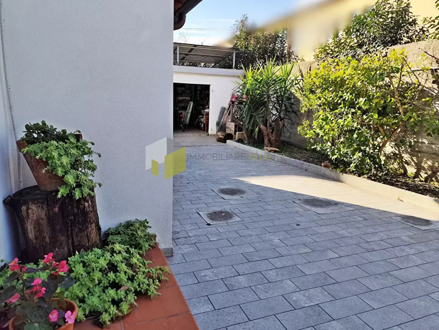 Immagine 25 di Casa indipendente in vendita  a Pisa