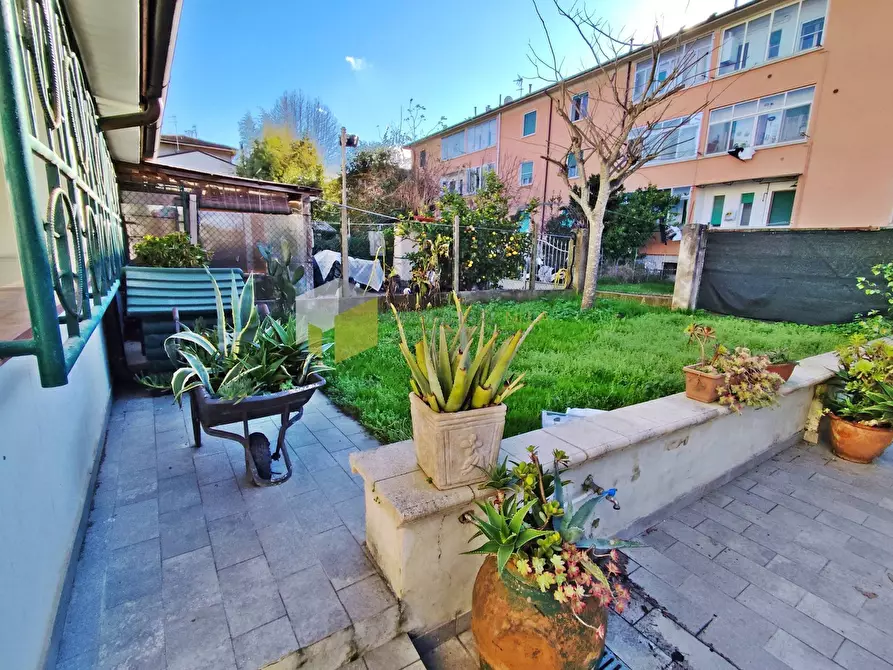 Immagine 27 di Casa indipendente in vendita  a Pisa