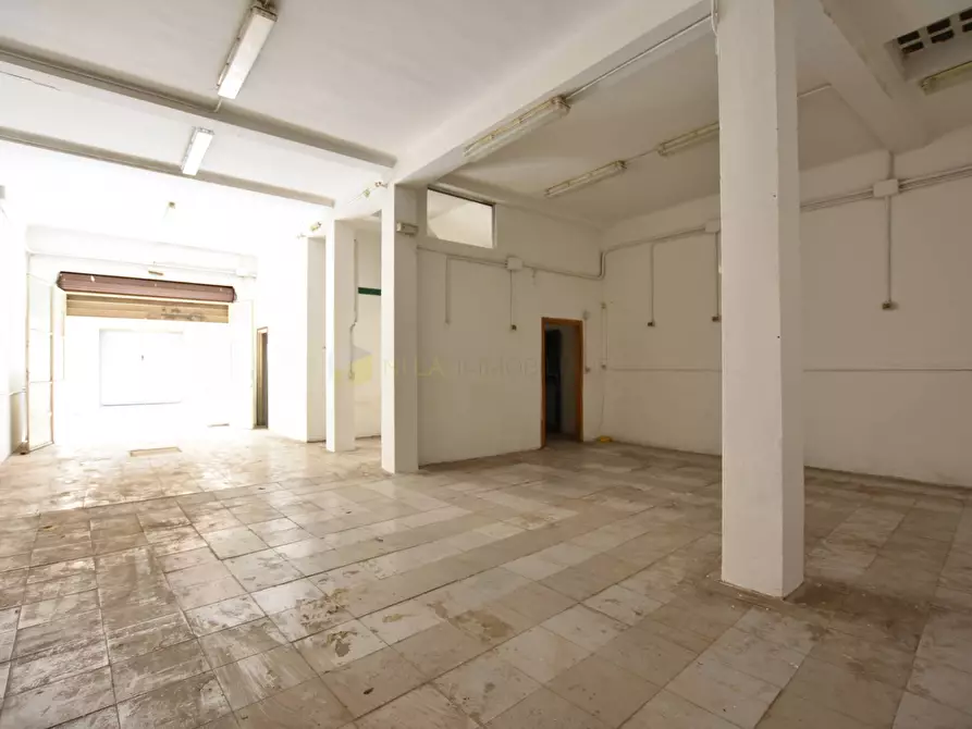 Immagine 12 di Garage in vendita  a Pisa