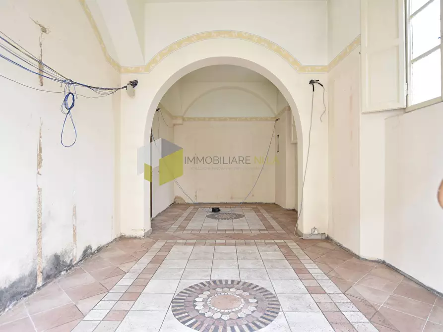 Immagine 2 di Locale commerciale in vendita  a Pisa