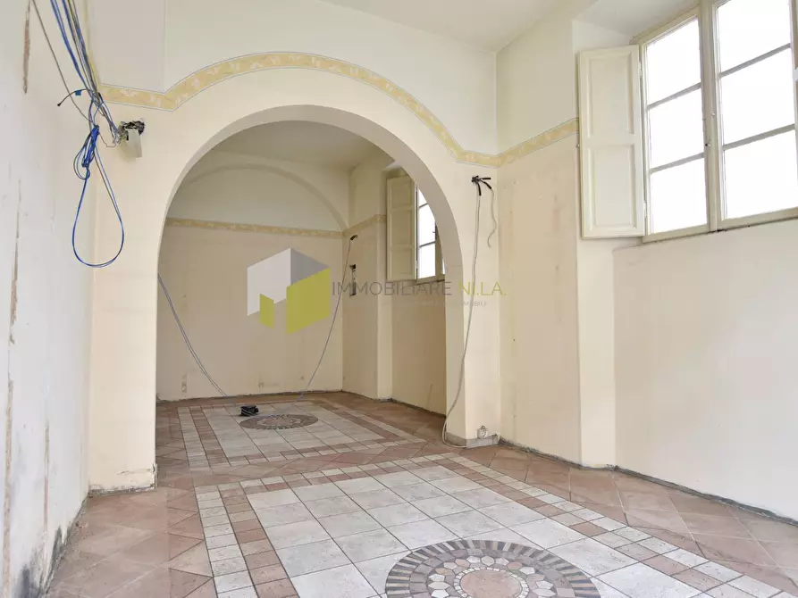 Immagine 3 di Locale commerciale in vendita  a Pisa