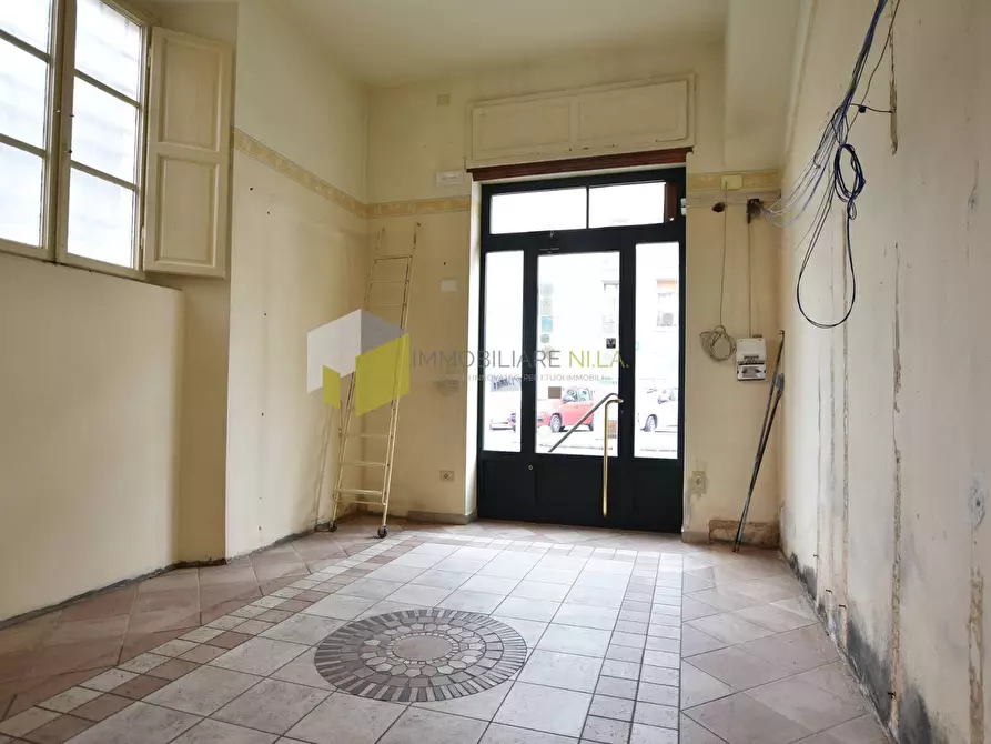 Immagine 9 di Locale commerciale in vendita  a Pisa