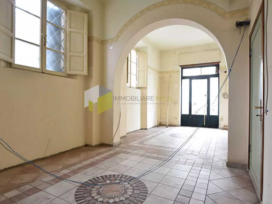 Immagine 10 di Locale commerciale in vendita  a Pisa