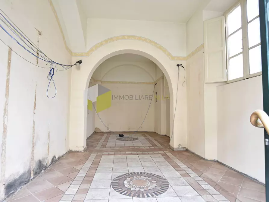 Immagine 11 di Locale commerciale in vendita  a Pisa